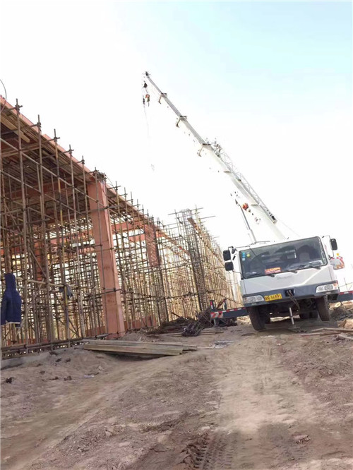 彭泽县吊车作业的安全注意事项有哪些？